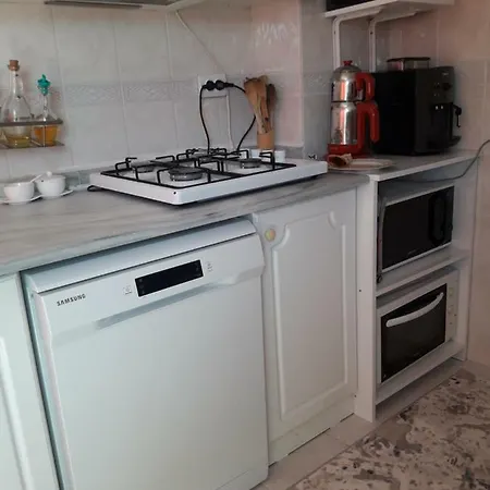 Haci Feyzullah Mah. Sehit Cemalettin Yilmaz Caddesi No:2 Kadinlar Denizi, Hacifeyzullah, 09400 Kusadasi/aydin, Turkey Daire * Aydin