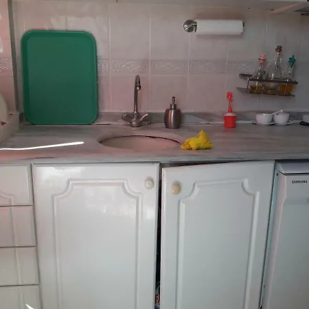 Haci Feyzullah Mah. Sehit Cemalettin Yilmaz Caddesi No:2 Kadinlar Denizi, Hacifeyzullah, 09400 Kusadasi/aydin, Turkey Daire 公寓
